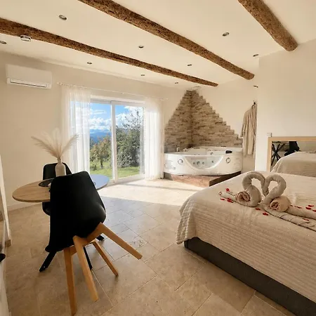 De Charme Et Son Jacuzzi Et Sauna En Pleine Nature Appartement Beaux